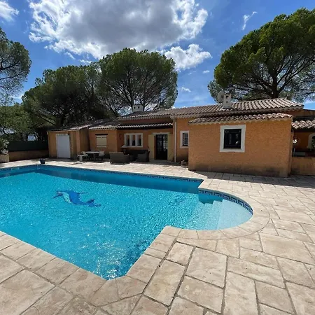 Polau On The Edge Of The Woods Holiday home